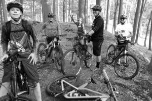 Grupa fanów trasy Wolności