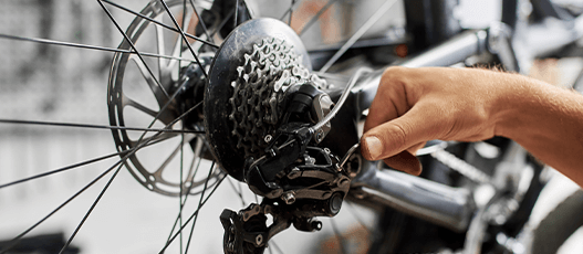 Jakie narzędzia wziąć na wyprawę rowerową?