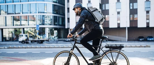 Chcesz jeździć rowerem do pracy? Poznaj 5 mitów związanych z dojazdem do pracy na dwóch kółkach